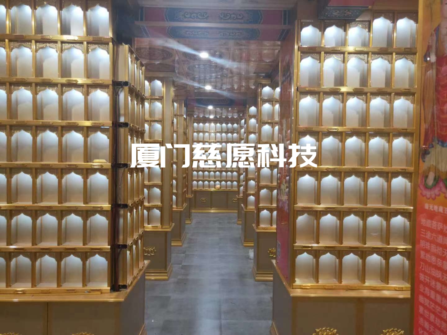 鋁合金牌位架價格是？